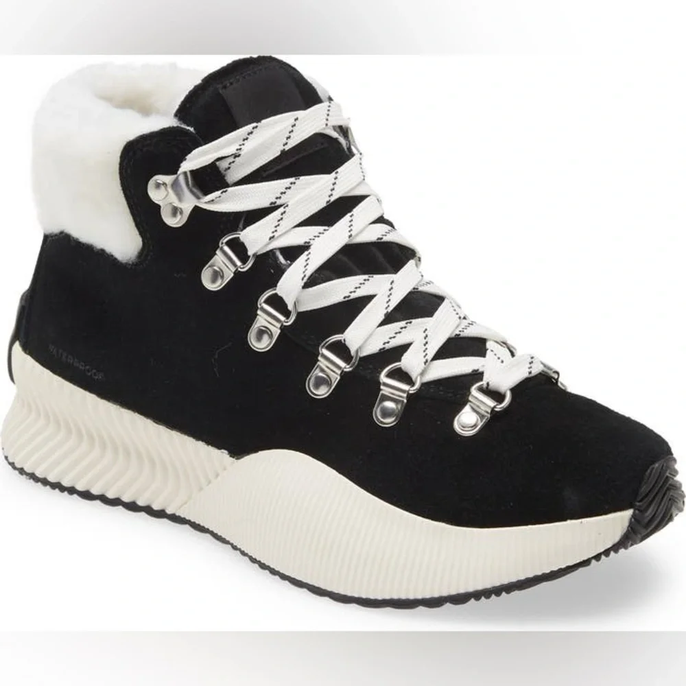 NWT SOREL Out N About Conquest Boots